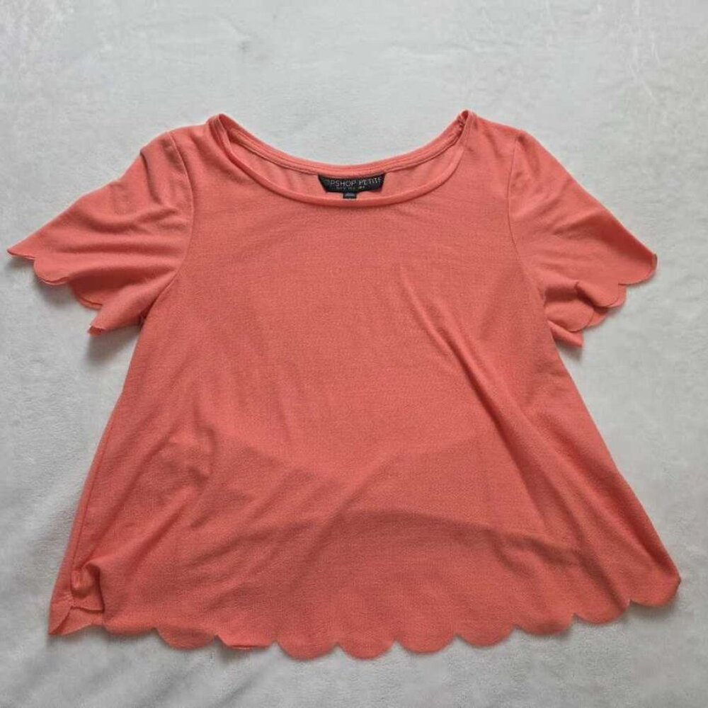 US 0 TopShop Petite Scallop Frill tee shirt (UK 4 EURO 32)